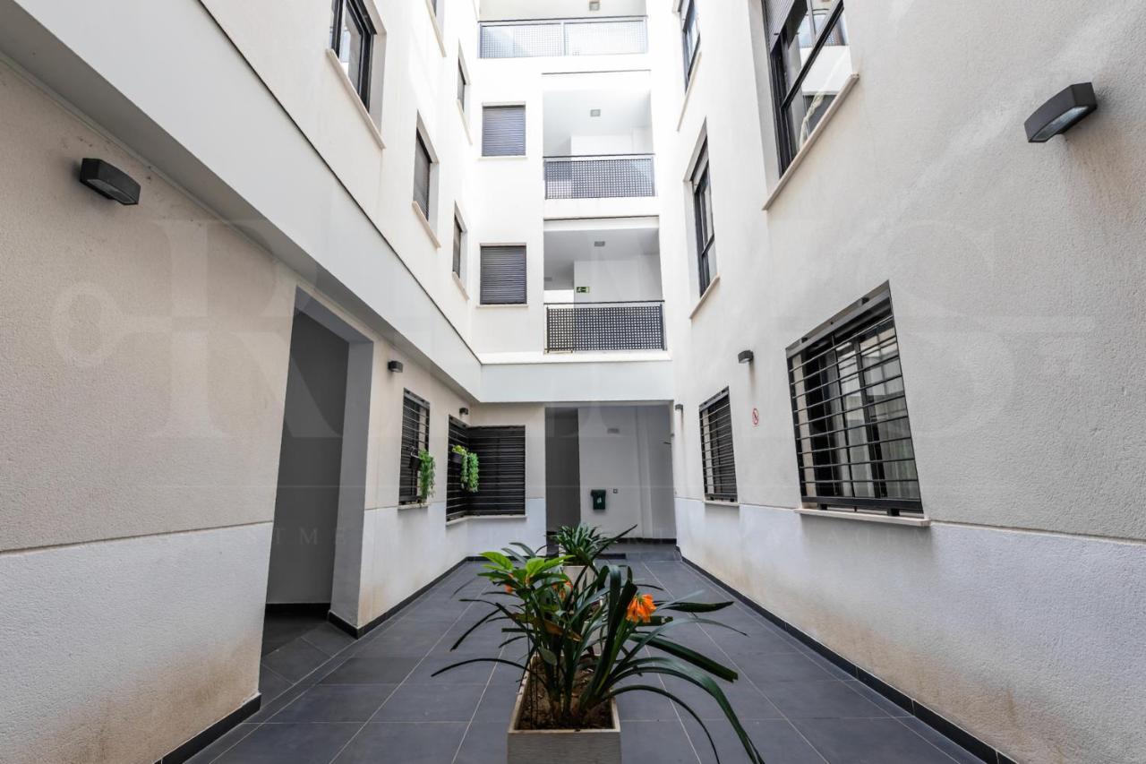 Cozy Flat With Common Pool & Parking - Center By Rems Lejlighed Málaga Eksteriør billede